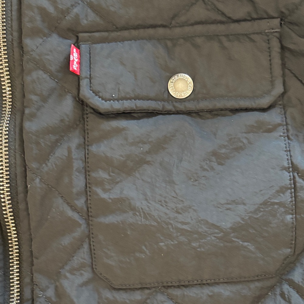 Levi's Black Quilted + Lined Bomber Jacket. Women XL. Like new condition. Sharp! - Picture 3 of 10